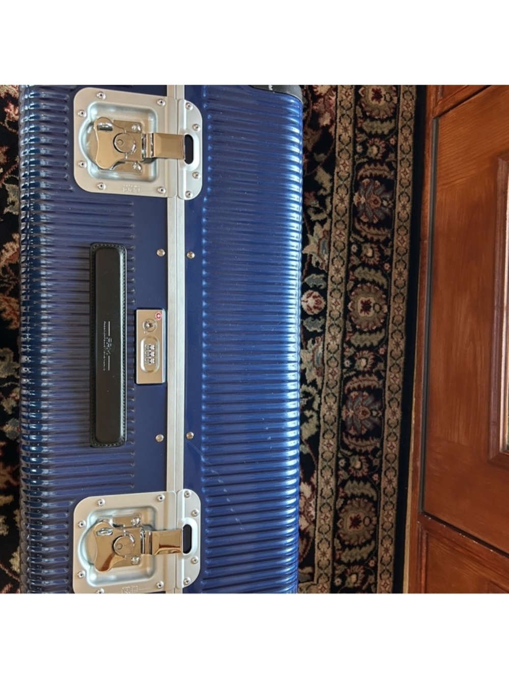 FPM Milano hard Bank 58 collection suitcase, NWT .Navy/silver - Picture 9 of 15